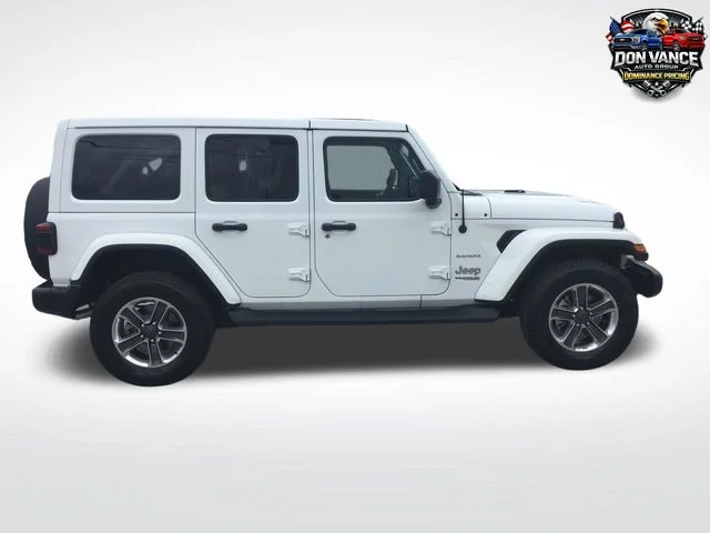 Used 2022 White Jeep Unlimited Sahara image 6