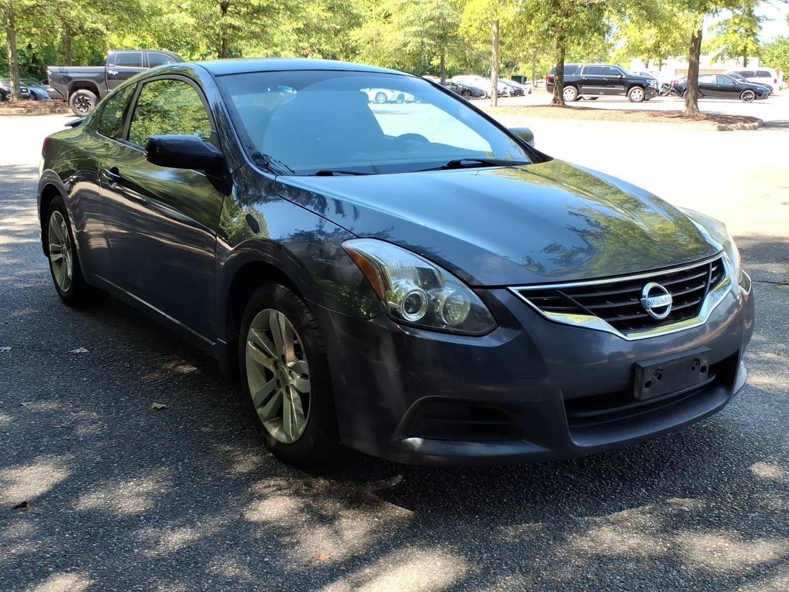 Used 2012 Navy Blue Metallic Nissan 2.5 S image 3