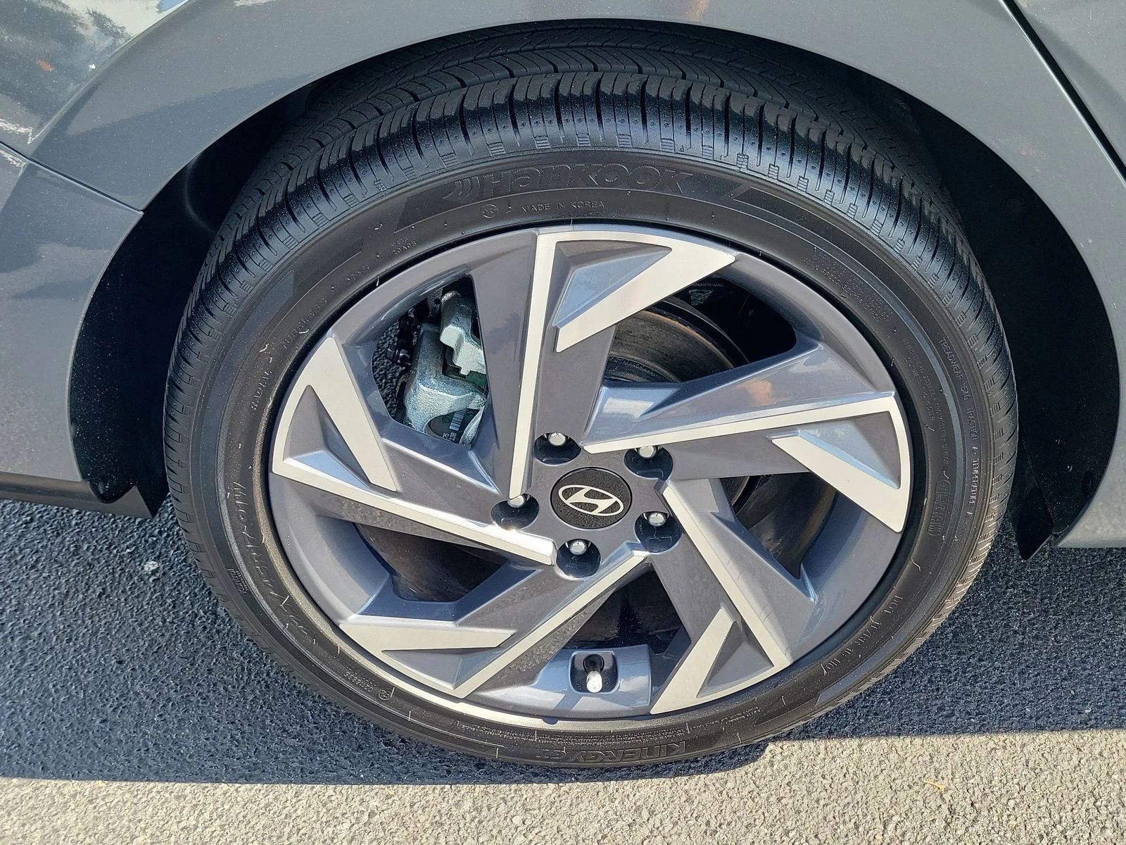 Certified Used 2025 Gray Hyundai SEL Convenience image 5