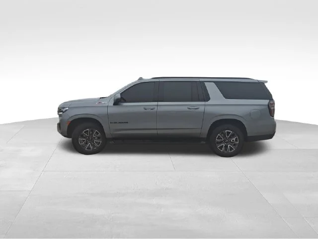 Used 2023 Gray Chevrolet Z71 image 3