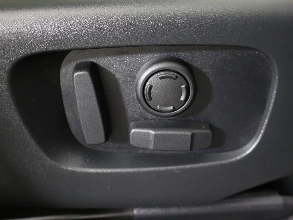 Used 2023 Byron Blue Metallic Land Rover R-Dynamic S MHEV image 39