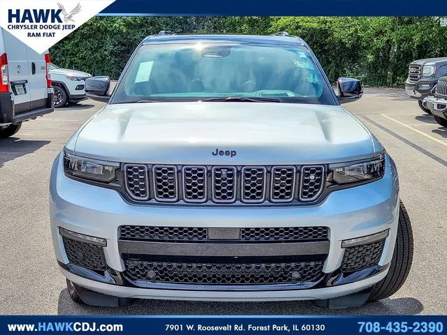 Certified Used 2024 Silver Jeep Summit image 4