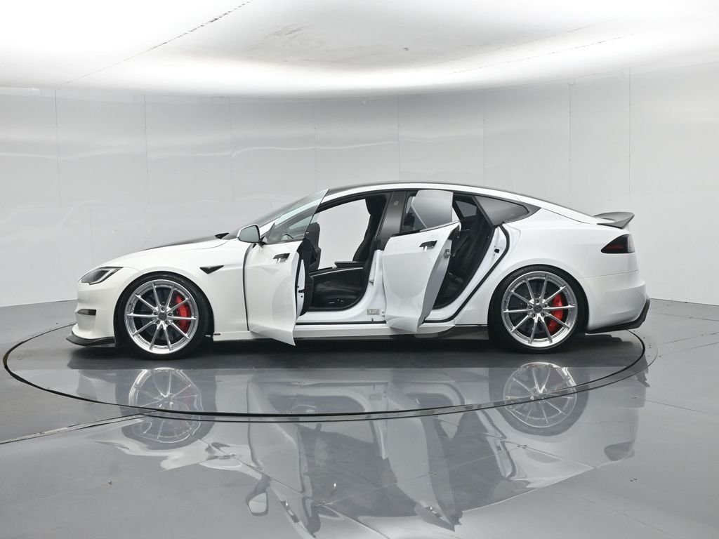 Used 2022 White Tesla Plaid image 34