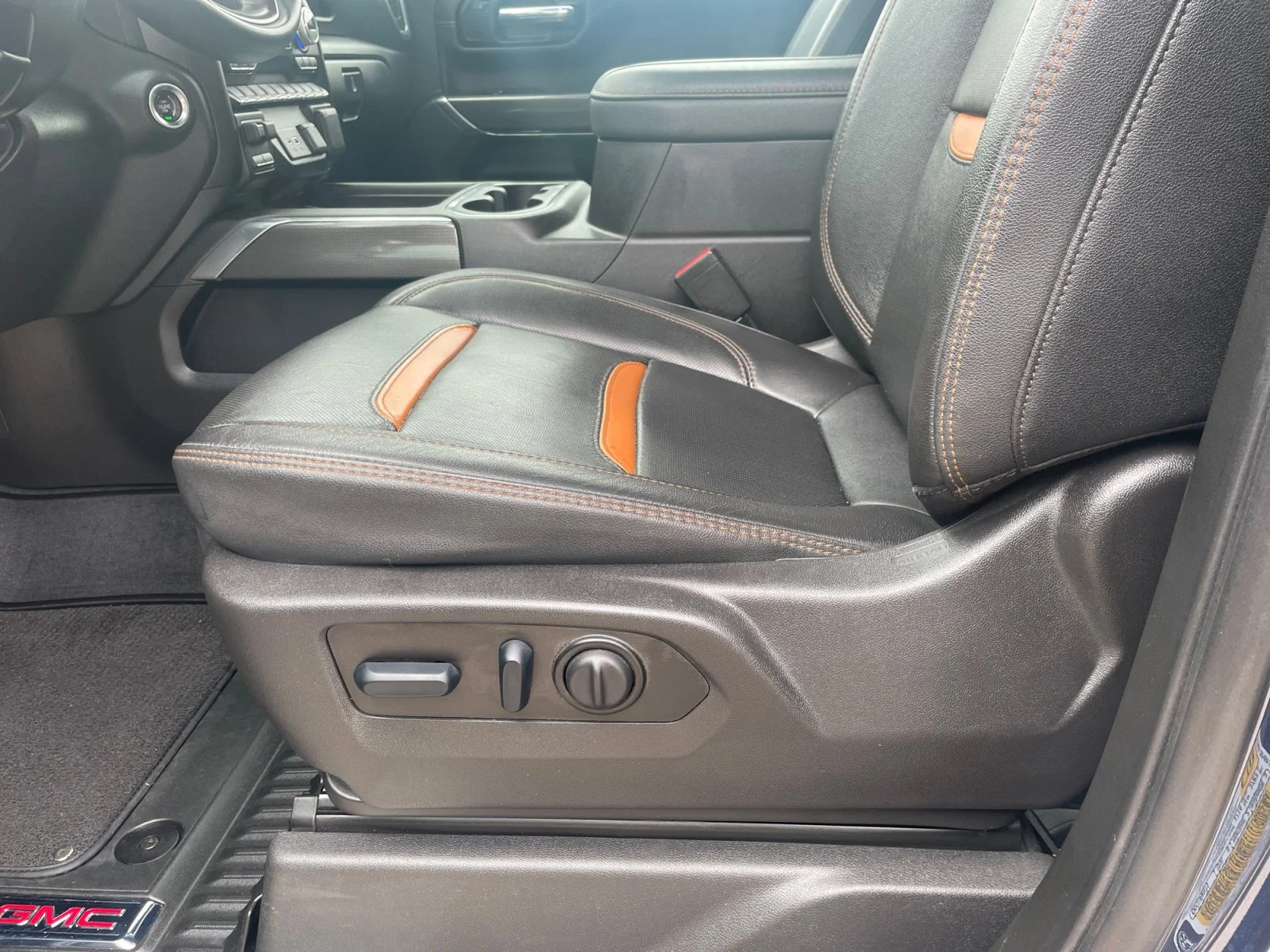 Used 2023 Blue GMC AT4 Crew Cab image 15