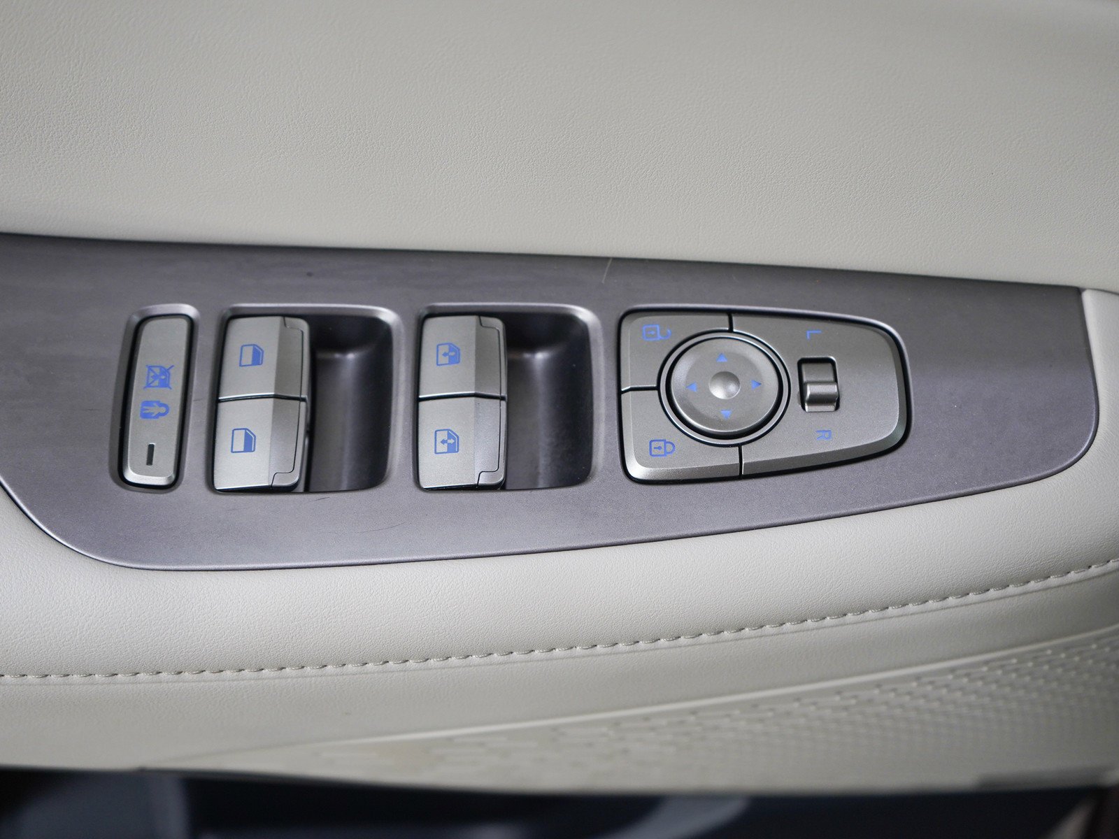 2024 Hyundai Palisade Limited - Photo 25