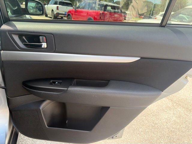 Used 2013 Silver Subaru 2.5i Premium image 18