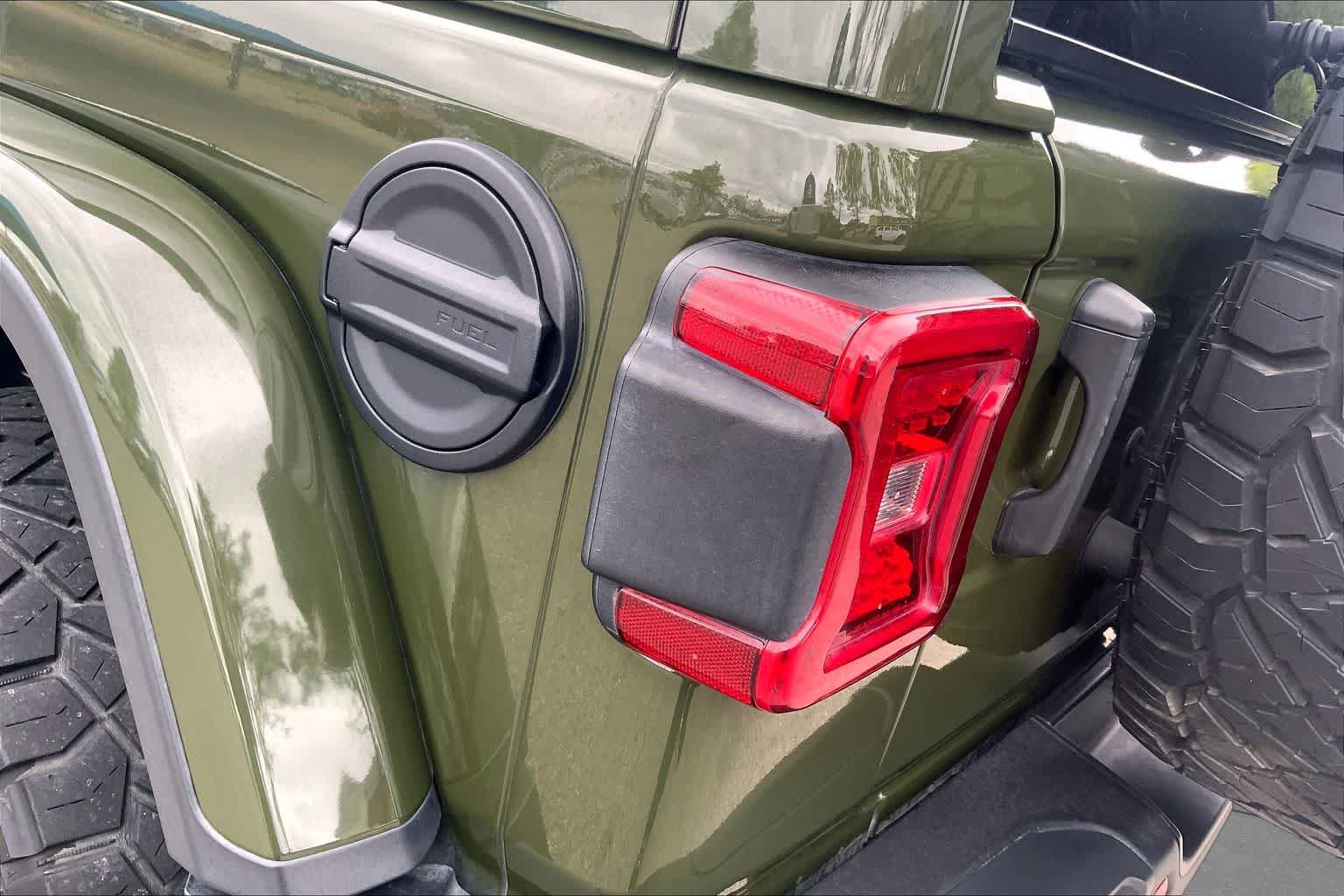 Used 2021 Sarge Green Clearcoat Jeep Unlimited Rubicon 392 image 28