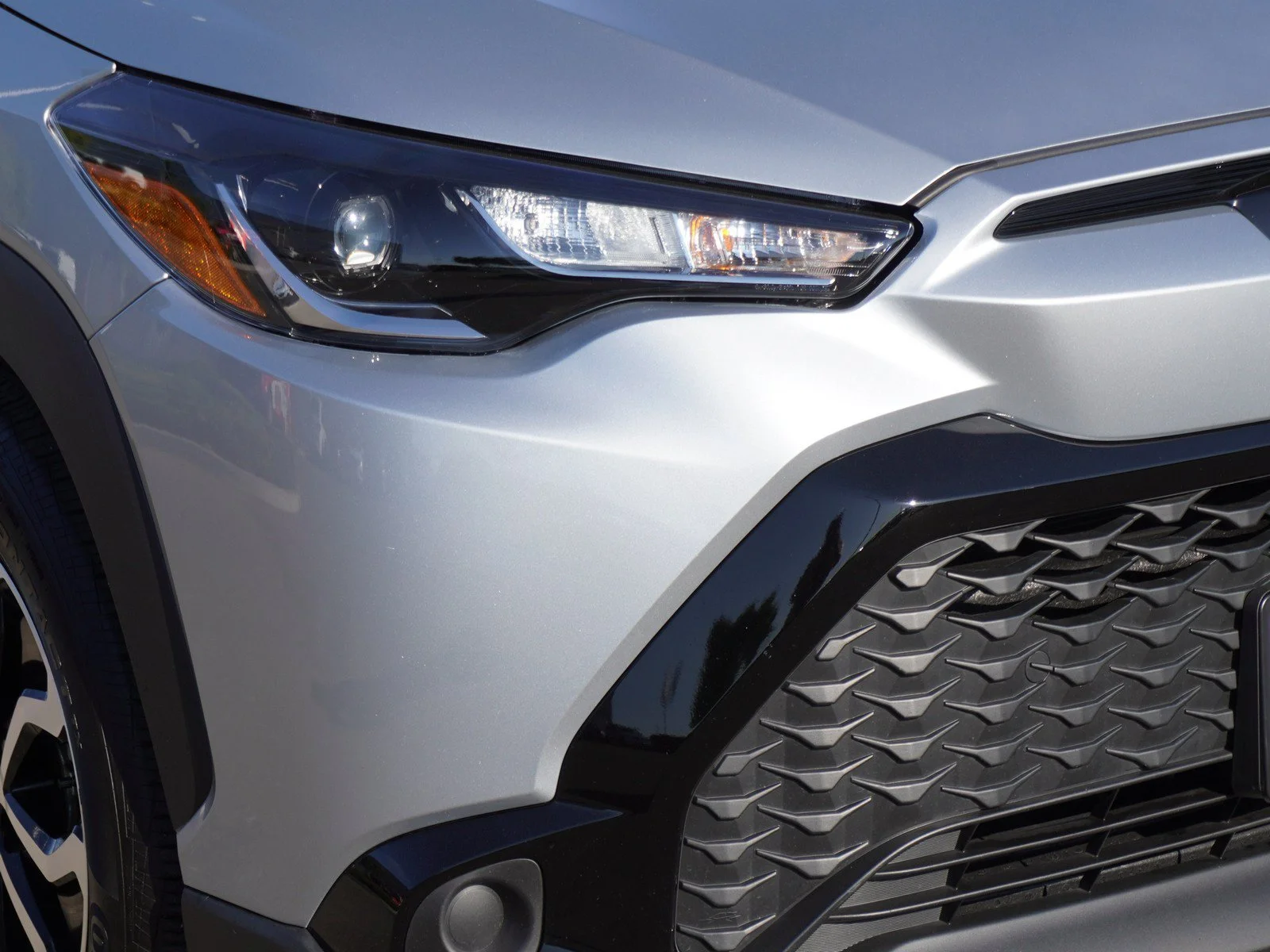 Used 2025 Silver Toyota Hybrid S image 3