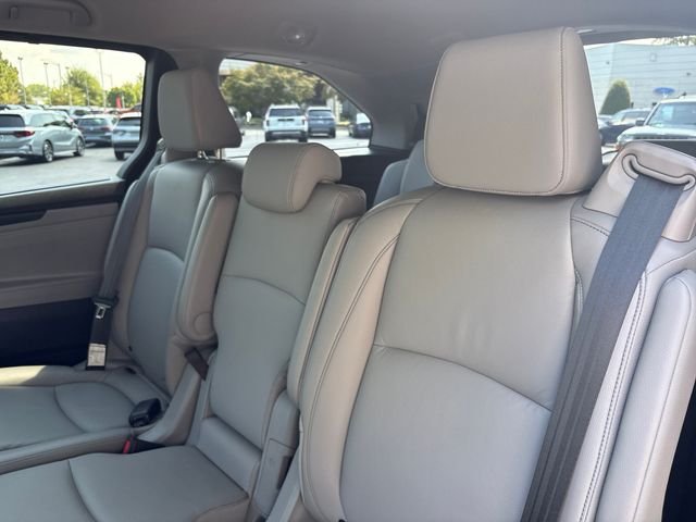Used 2024  Honda EX-L image 28