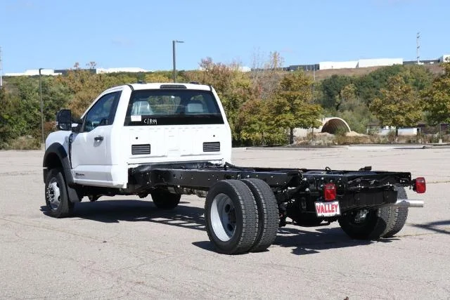 New 2026 Oxford White Ford F-550® XL image 25