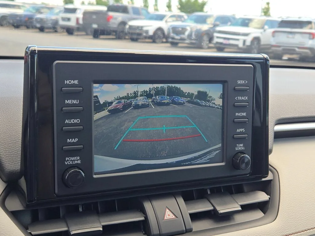 Used 2019 White Toyota XLE image 30