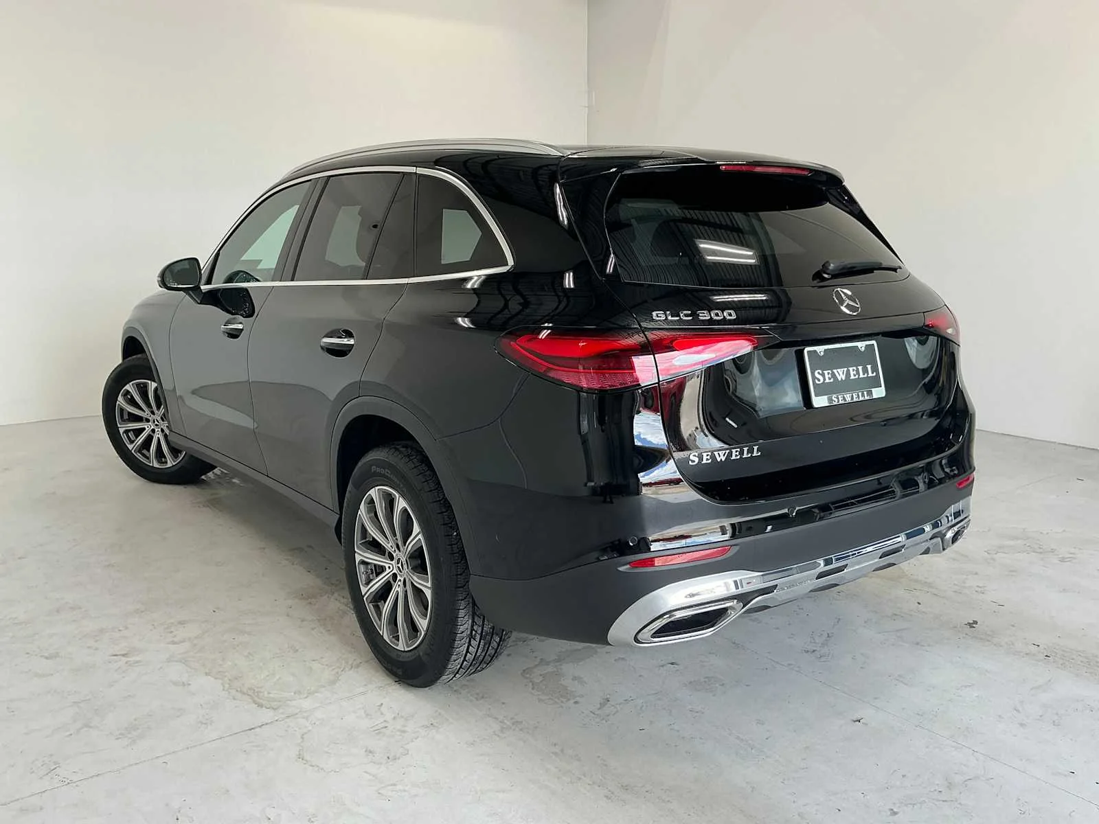 Certified Used 2026 Black Mercedes-Benz GLC 300 image 6