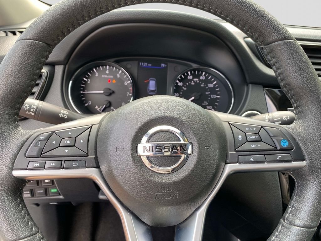 Used 2020 Silver Nissan SV image 17
