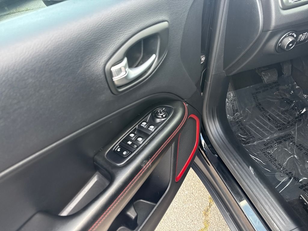 Used 2018 Black Jeep Trailhawk image 11