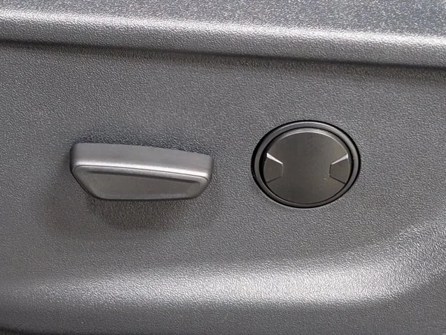 New 2027 Carbonized Gray Metallic Ford F-250® XLT image 53