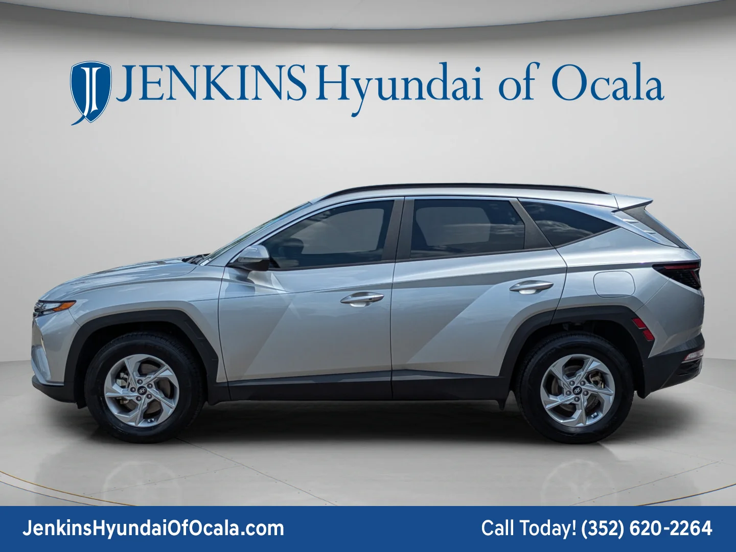 Used 2022 Shimmering Silver Hyundai SEL image 6