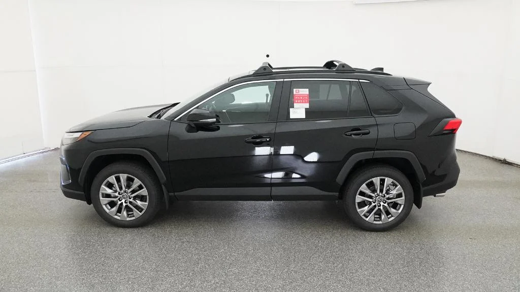 2025 Toyota RAV4 XLE Premium - Photo 19
