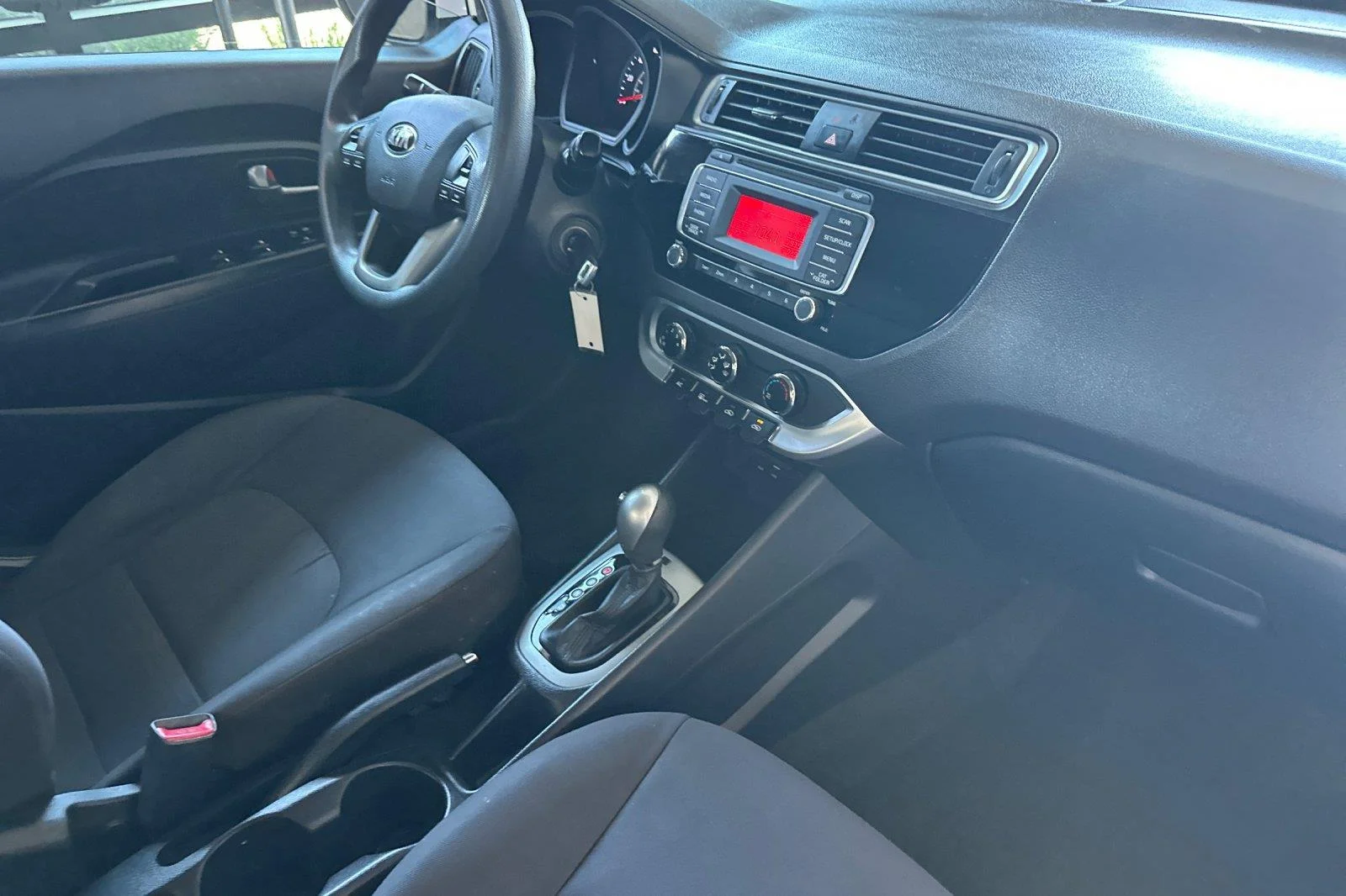 Used 2017 Clear White Kia LX image 15
