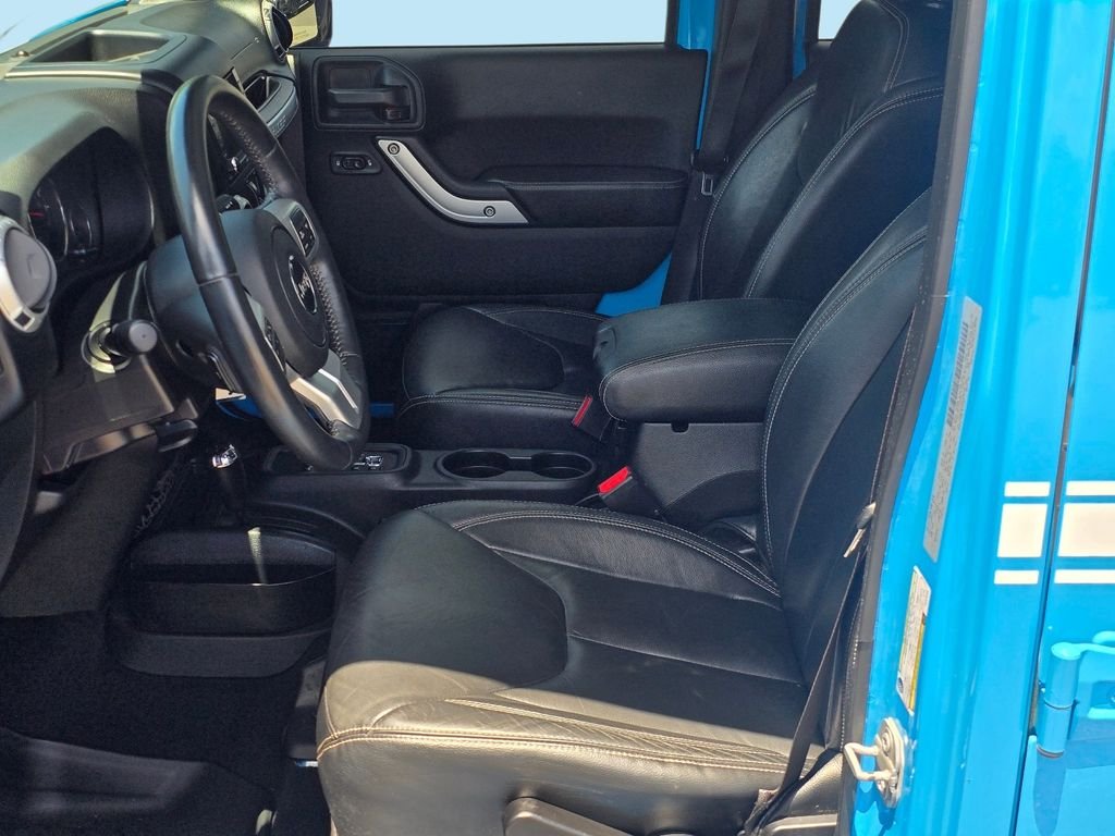 Used 2017 Blue Jeep Unlimited Sahara image 13