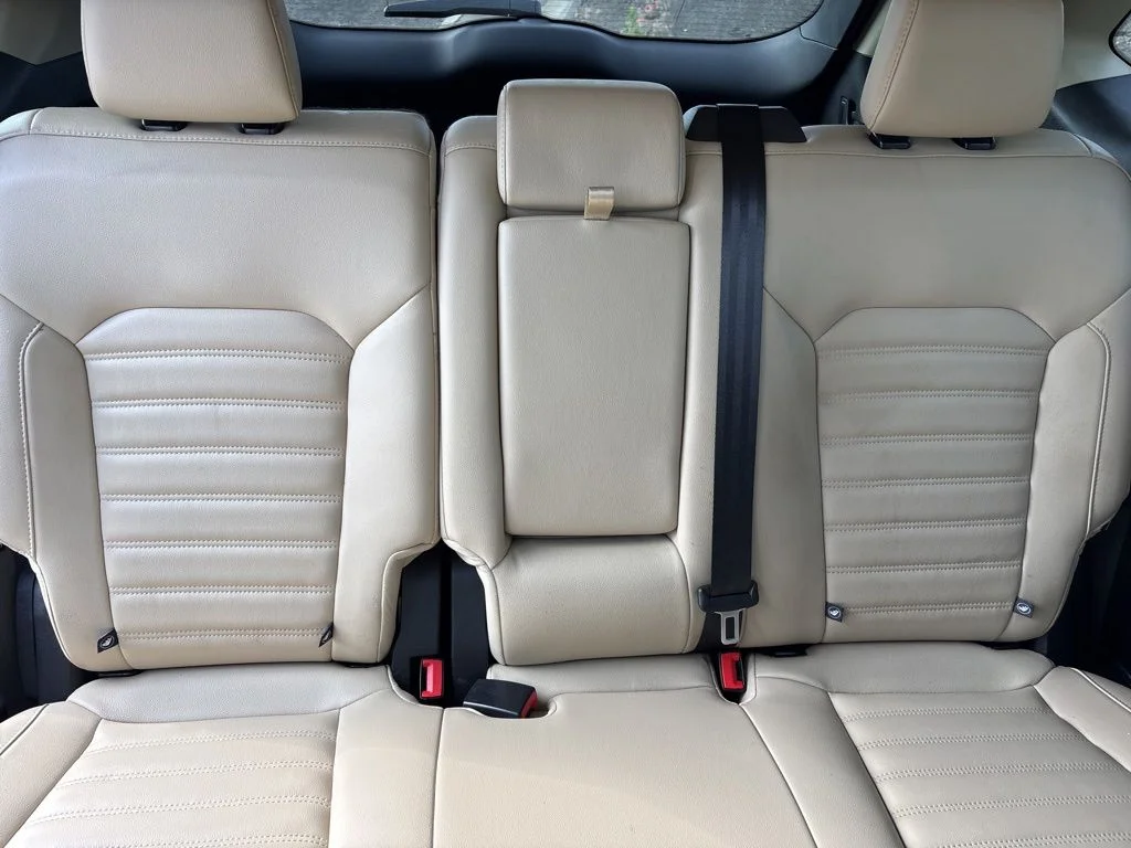 Used 2023 White Metallic Ford SEL image 9