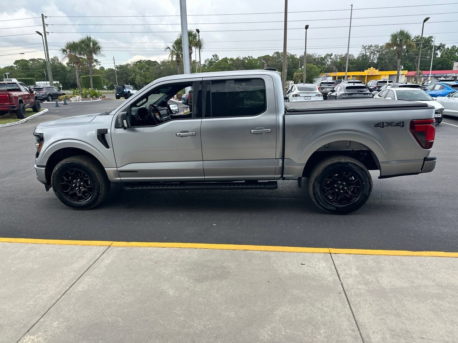 Used 2024 Silver Metallic Ford XLT image 7