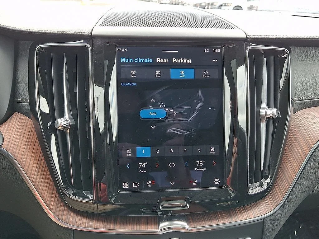 2023 Volvo XC60 Ultimate - Photo 16