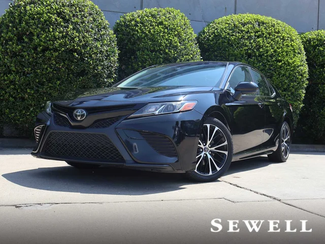 Pre-Owned 2018 Toyota Camry SE