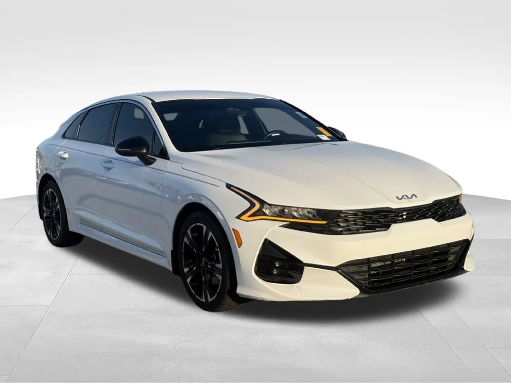 Used 2022 White Kia GT-Line image 27