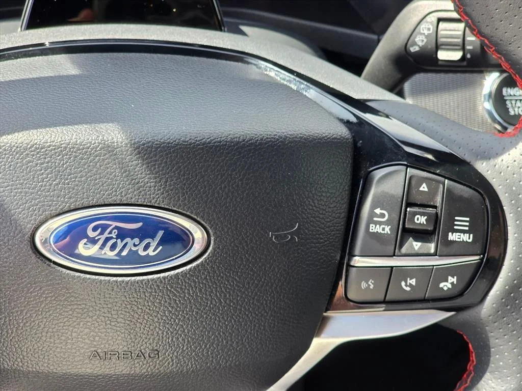 Used 2025 Gray Ford ST-Line image 18