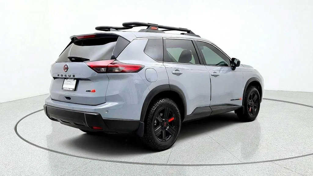 Used 2025 Boulder Gray Pearl Nissan AWD Rock Creek image 5