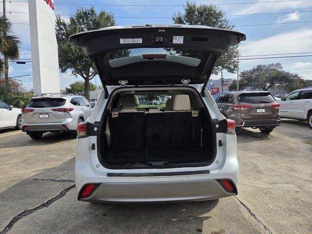 Used 2022 Wind Chill Pearl TOYOTA PLAT image 31