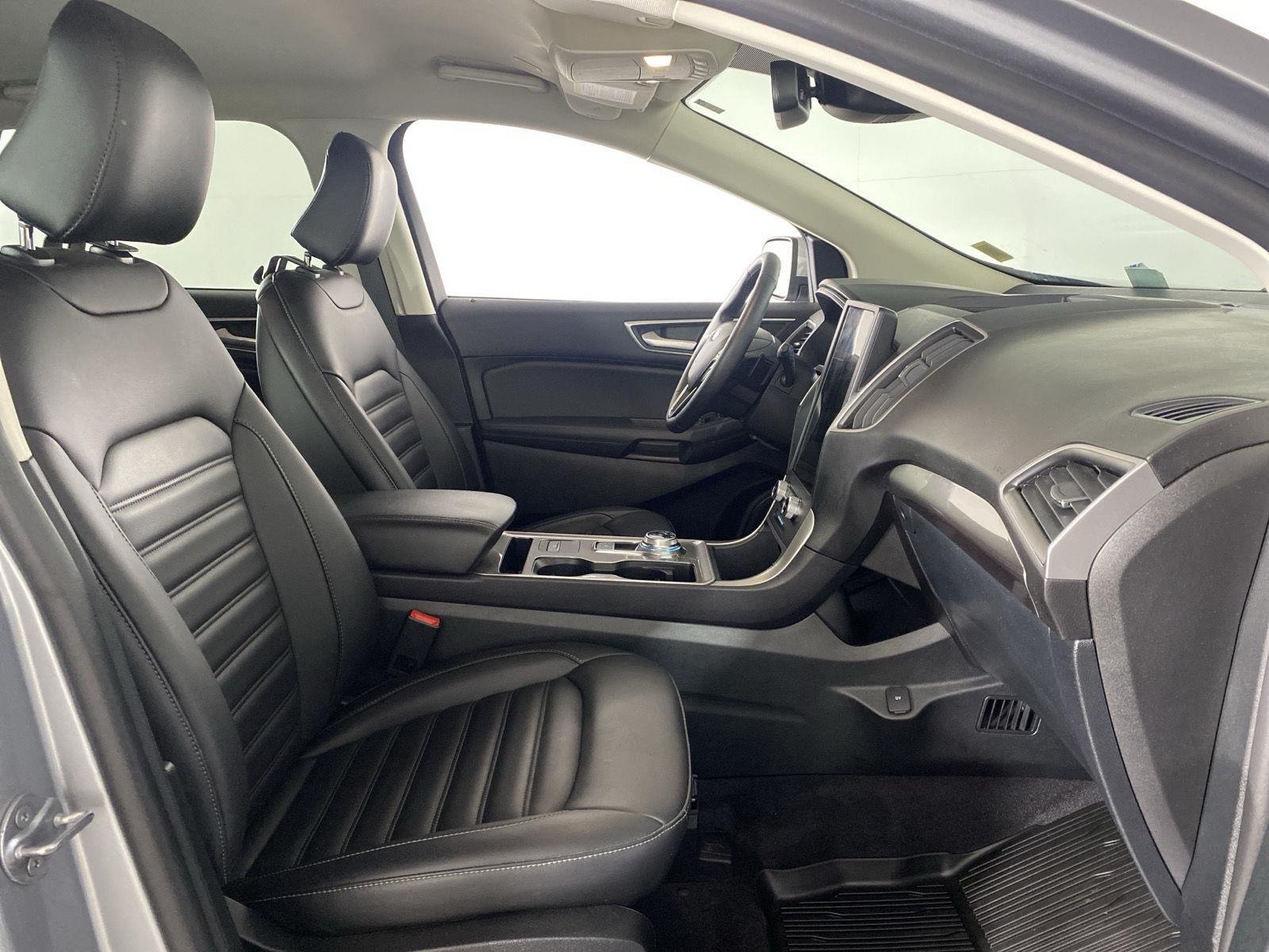 Used 2024 Iconic Silver Ford SEL image 28