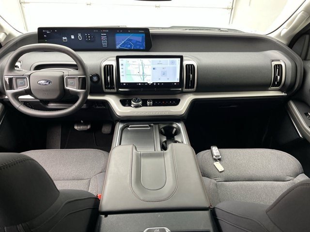 Used 2025 Star White Metallic Tri-Coat Ford Active image 4