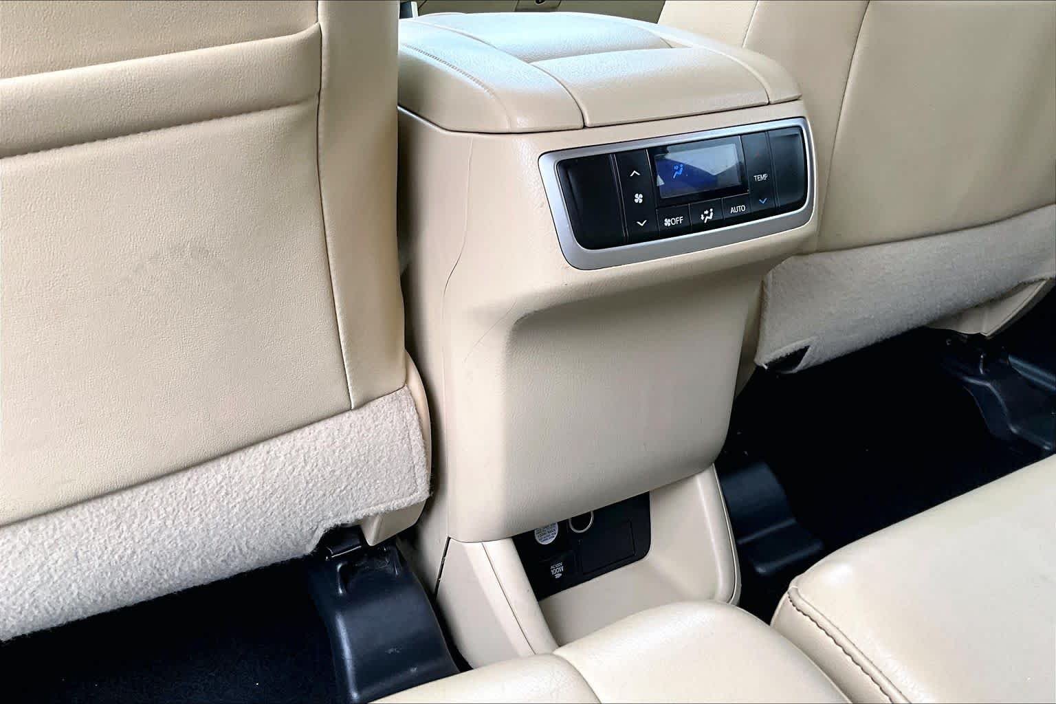 Used 2014 Blizzard Pearl Toyota XLE image 35