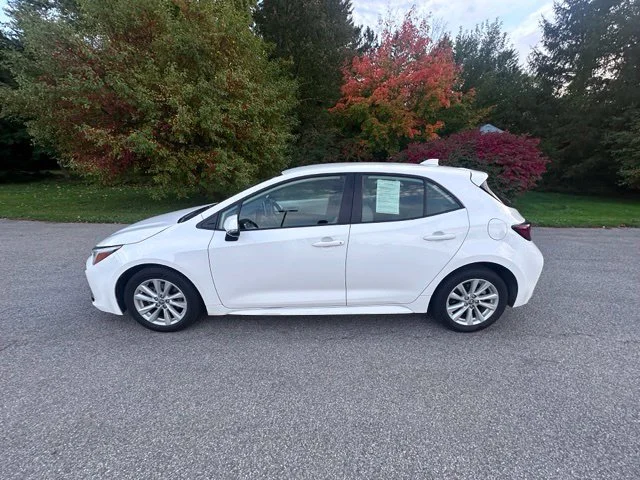Used 2024 White Toyota SE image 6