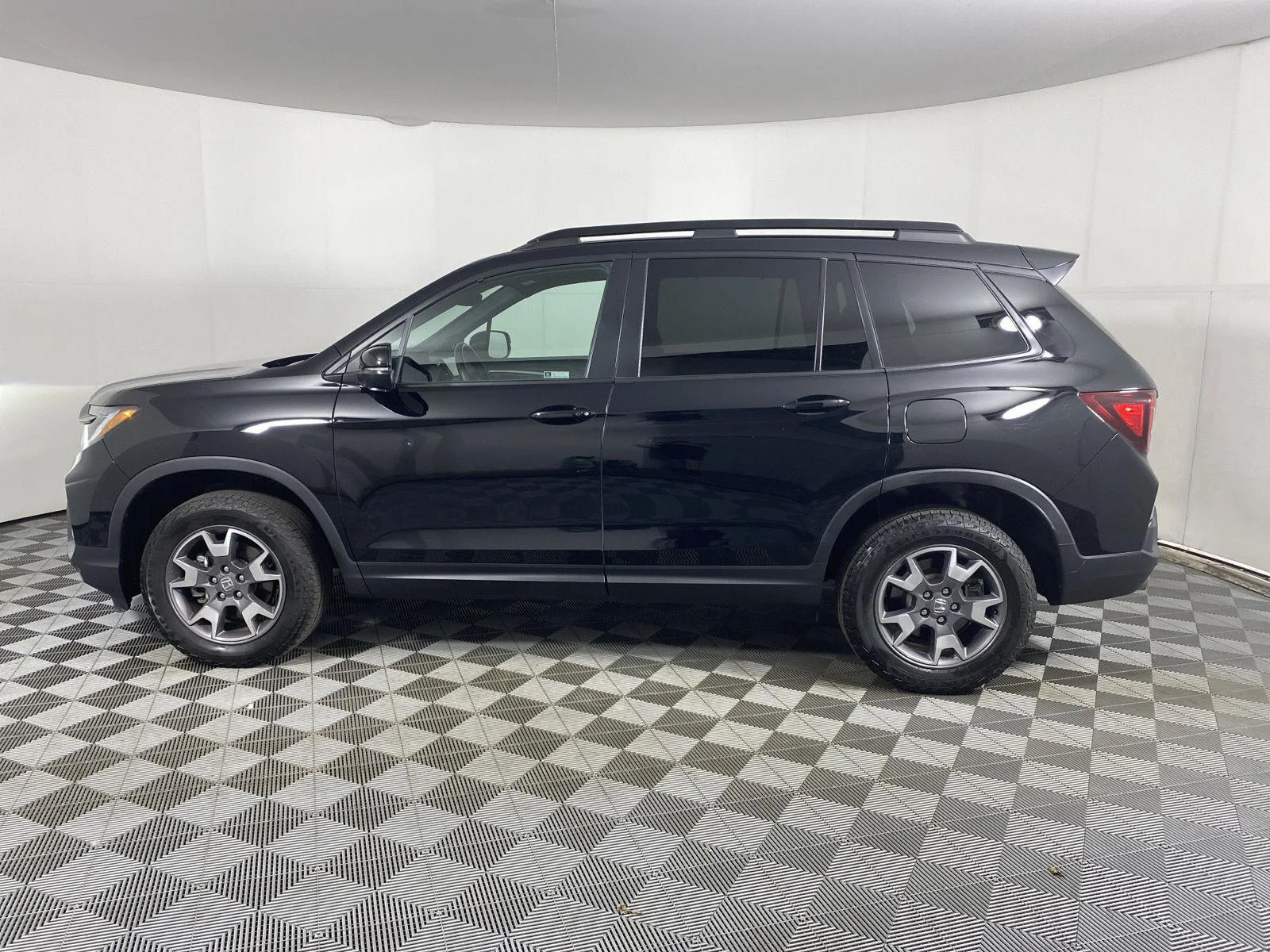 Used 2023 Crystal Black Pearl Honda TrailSport image 4