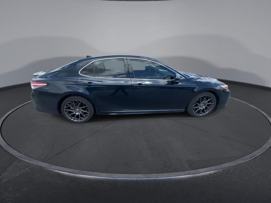 Used 2019 Galactic Aqua Mica Toyota XSE V6 image 9