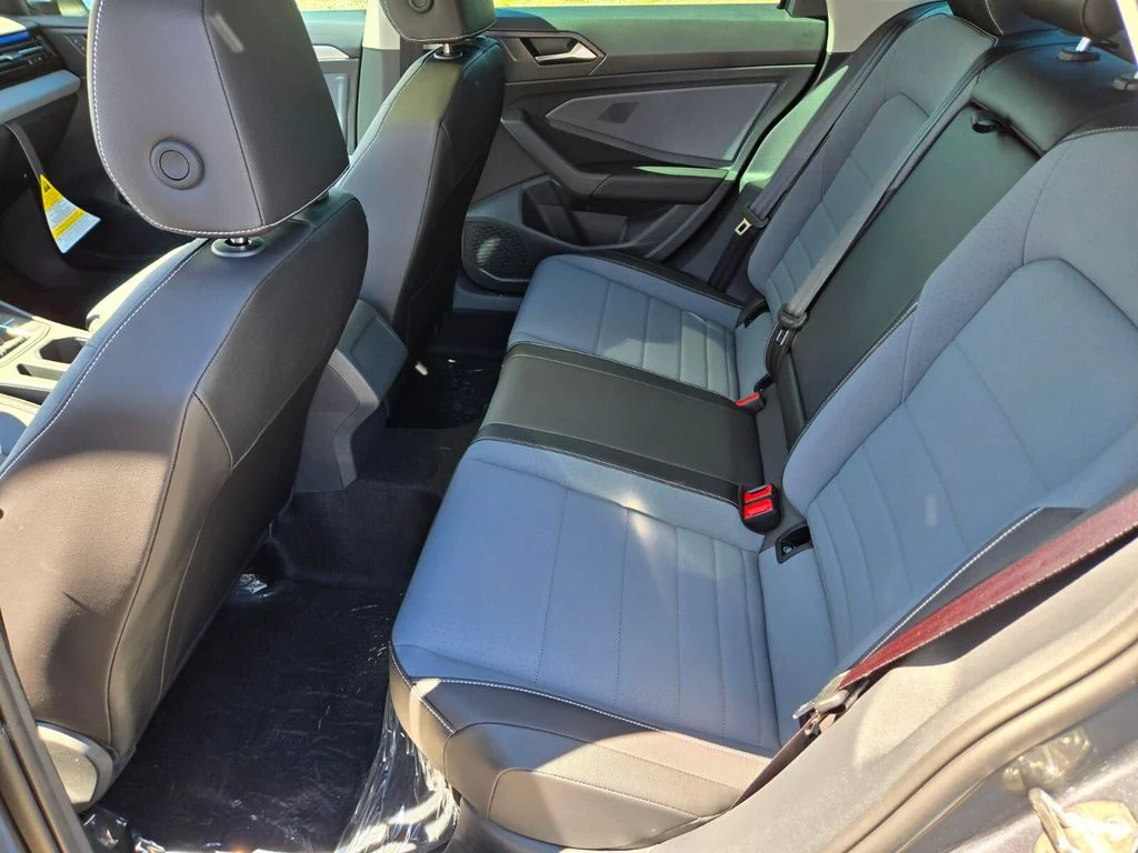 New 2026 Silver Volkswagen 1.5T SE image 7