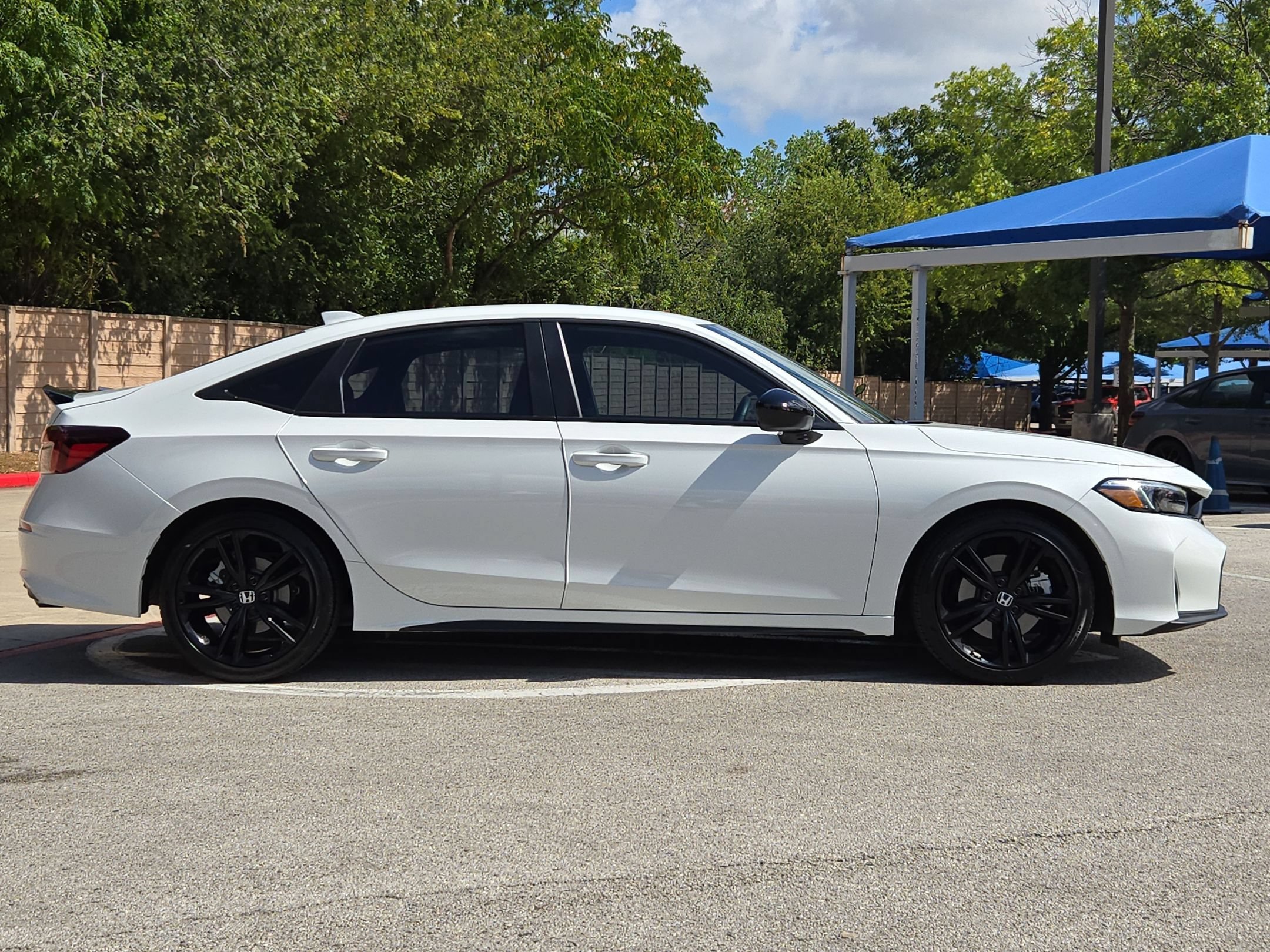 Used 2026 Platinum White Pearl Honda FWD image 2