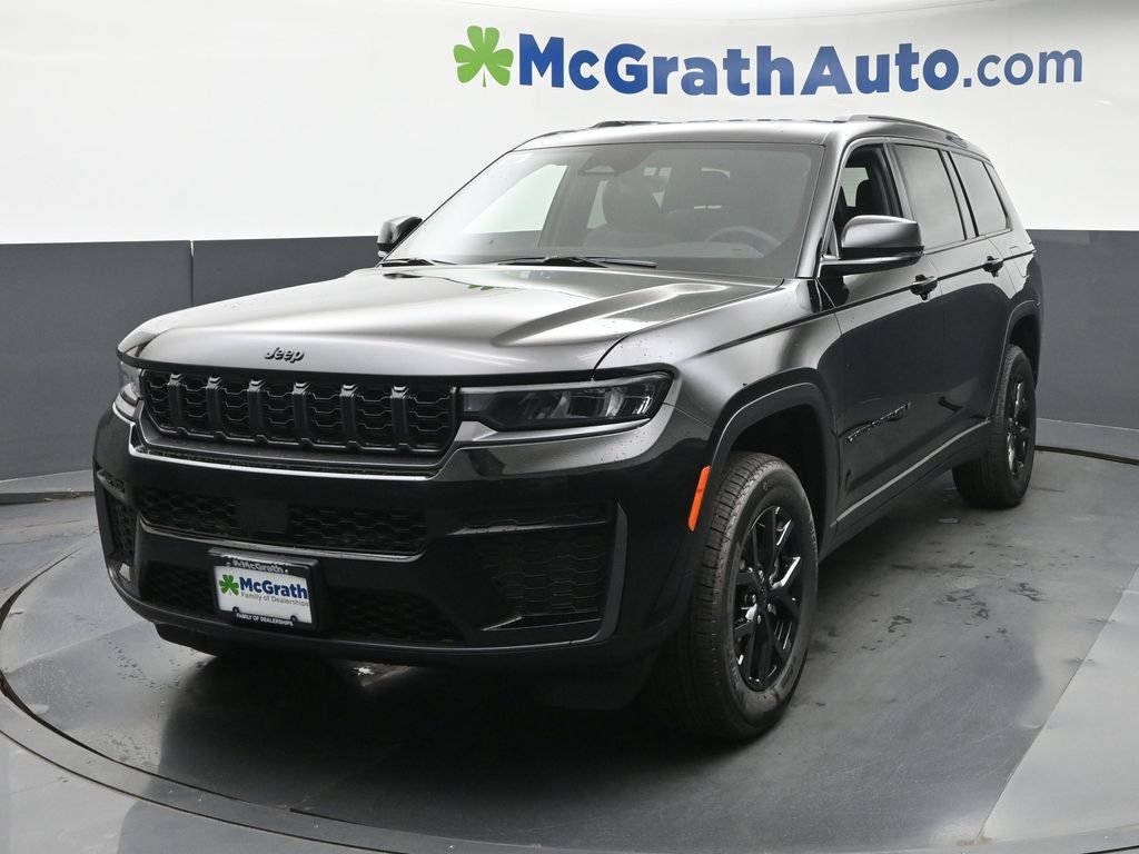 New 2026 Diamond Black Crystal Pearl-Coat Exterior Paint Jeep Altitude image 22