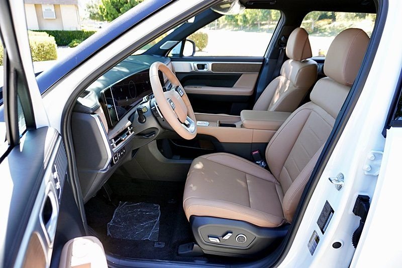 New 2025 White Hyundai Limited image 17