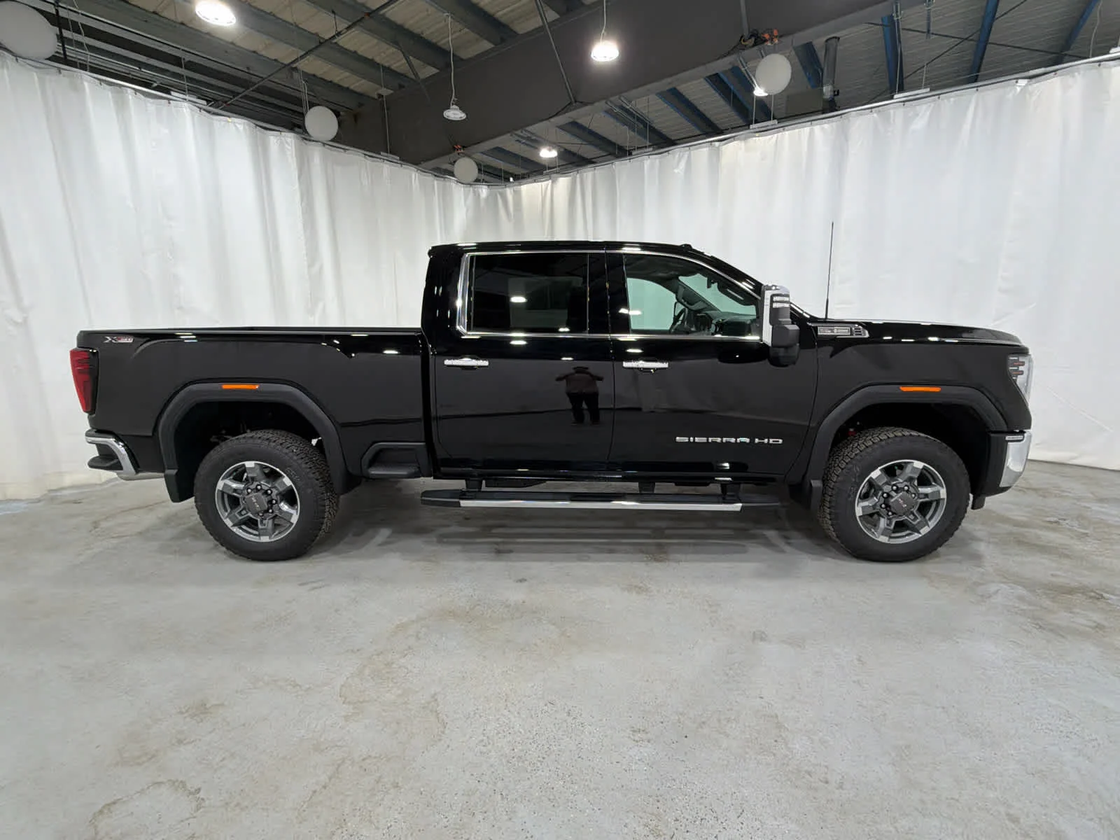 Used 2026 Onyx Black GMC SLT image 5