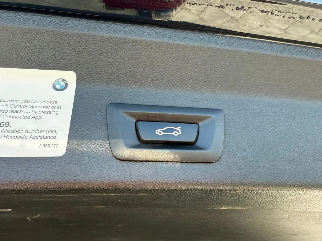 Used 2022 Black BMW sDrive30i image 11