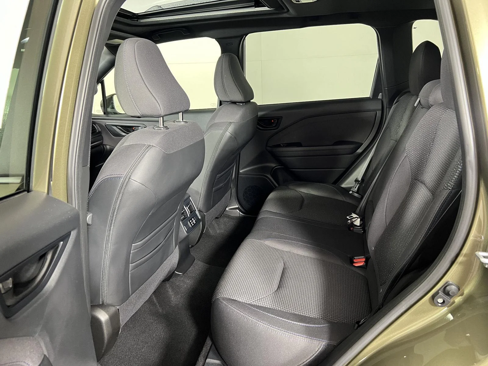 Used 2025 Autumn Green Metallic Subaru Premium image 7