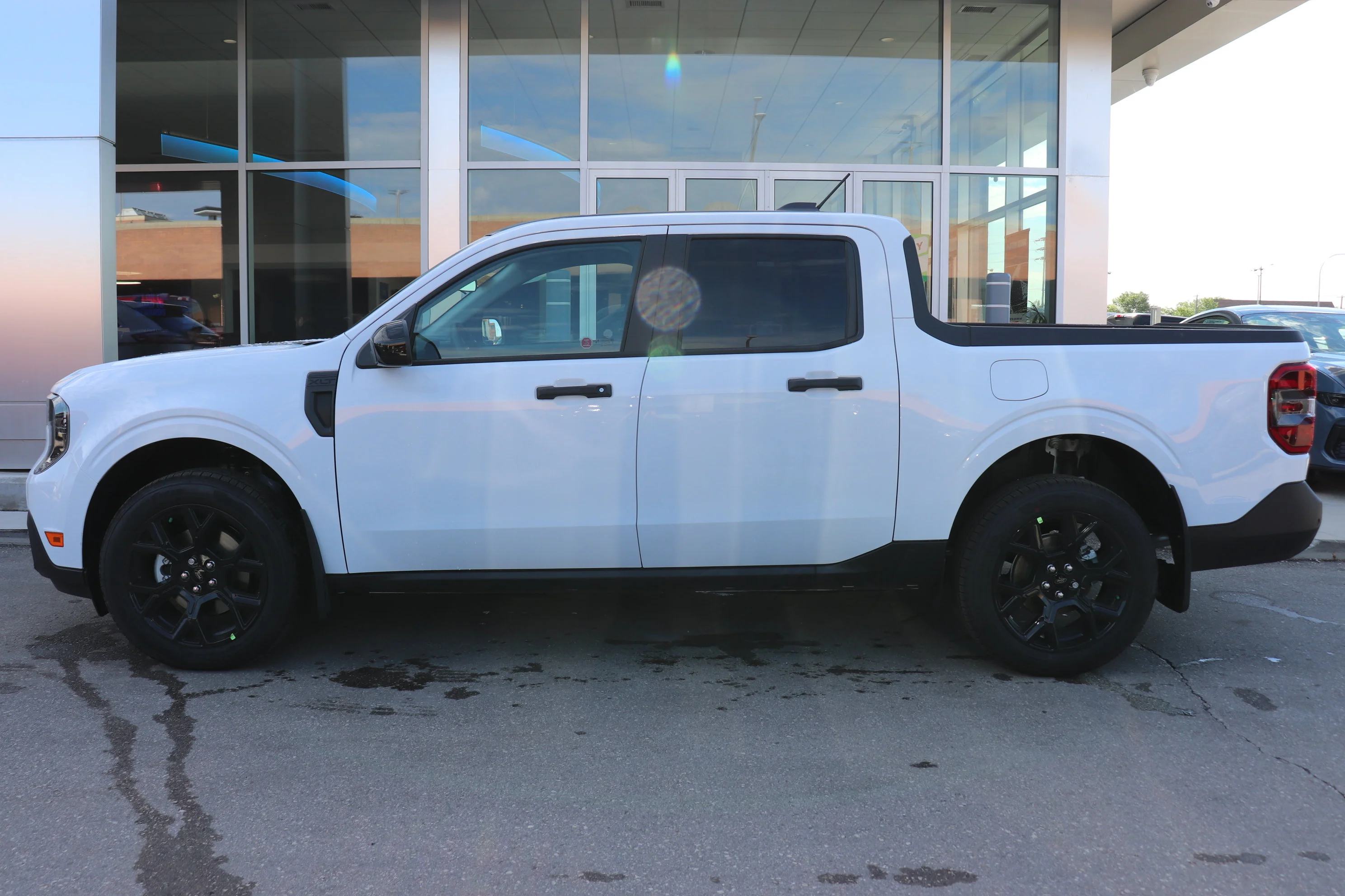 New 2026 OXFORD WHITE Ford XLT image 3