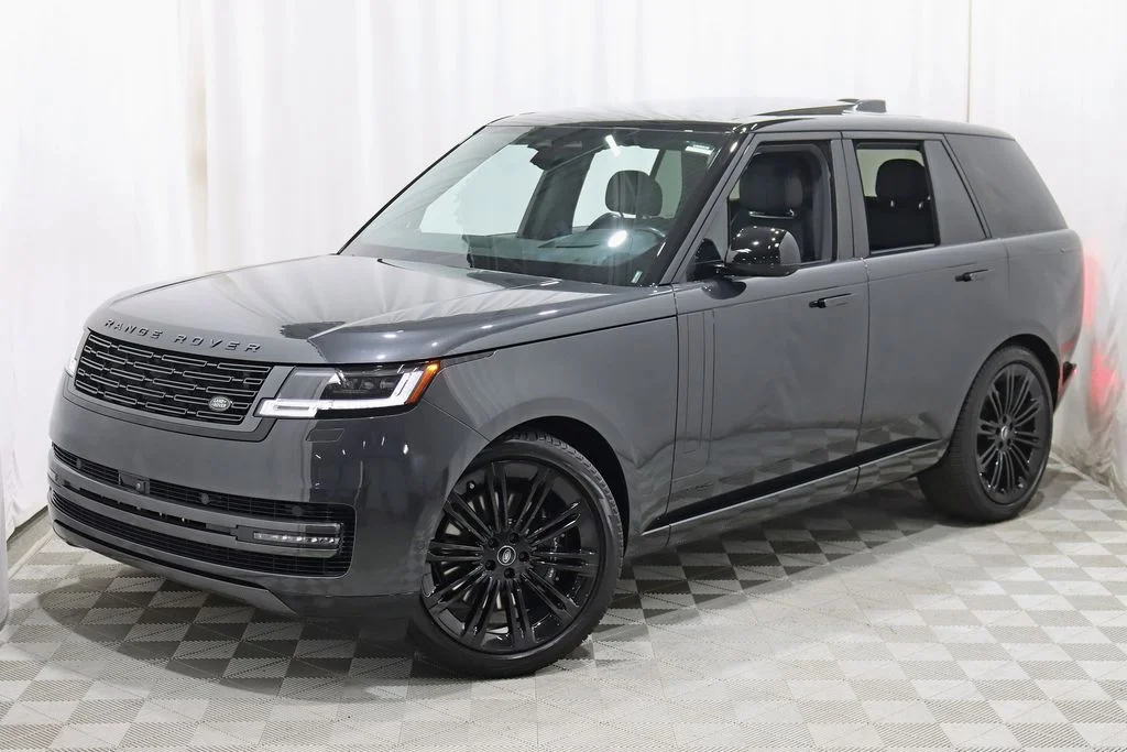 Used 2024 Black Land Rover SE image 7