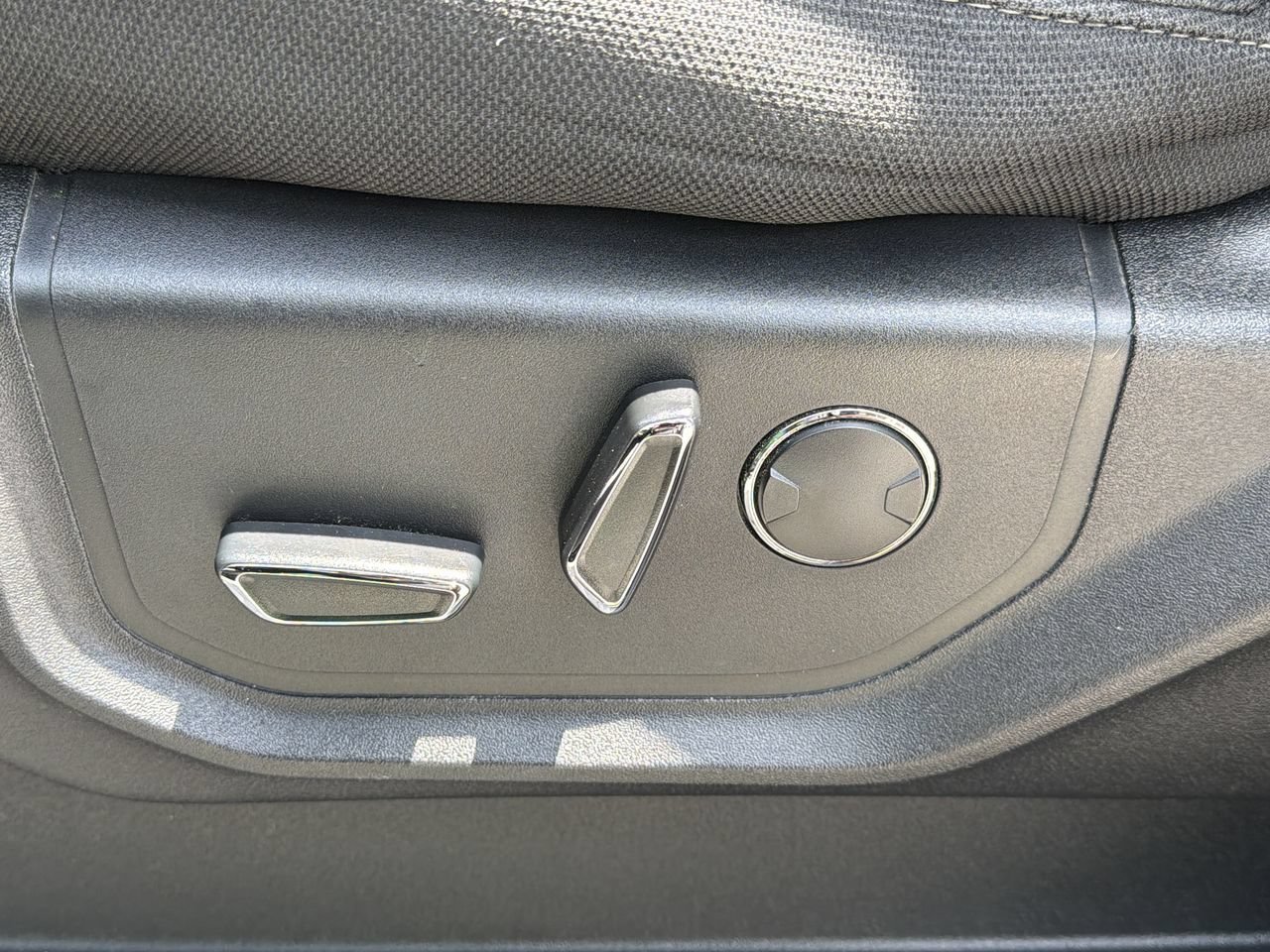 Used 2018 Shadow Black Ford XLT image 19