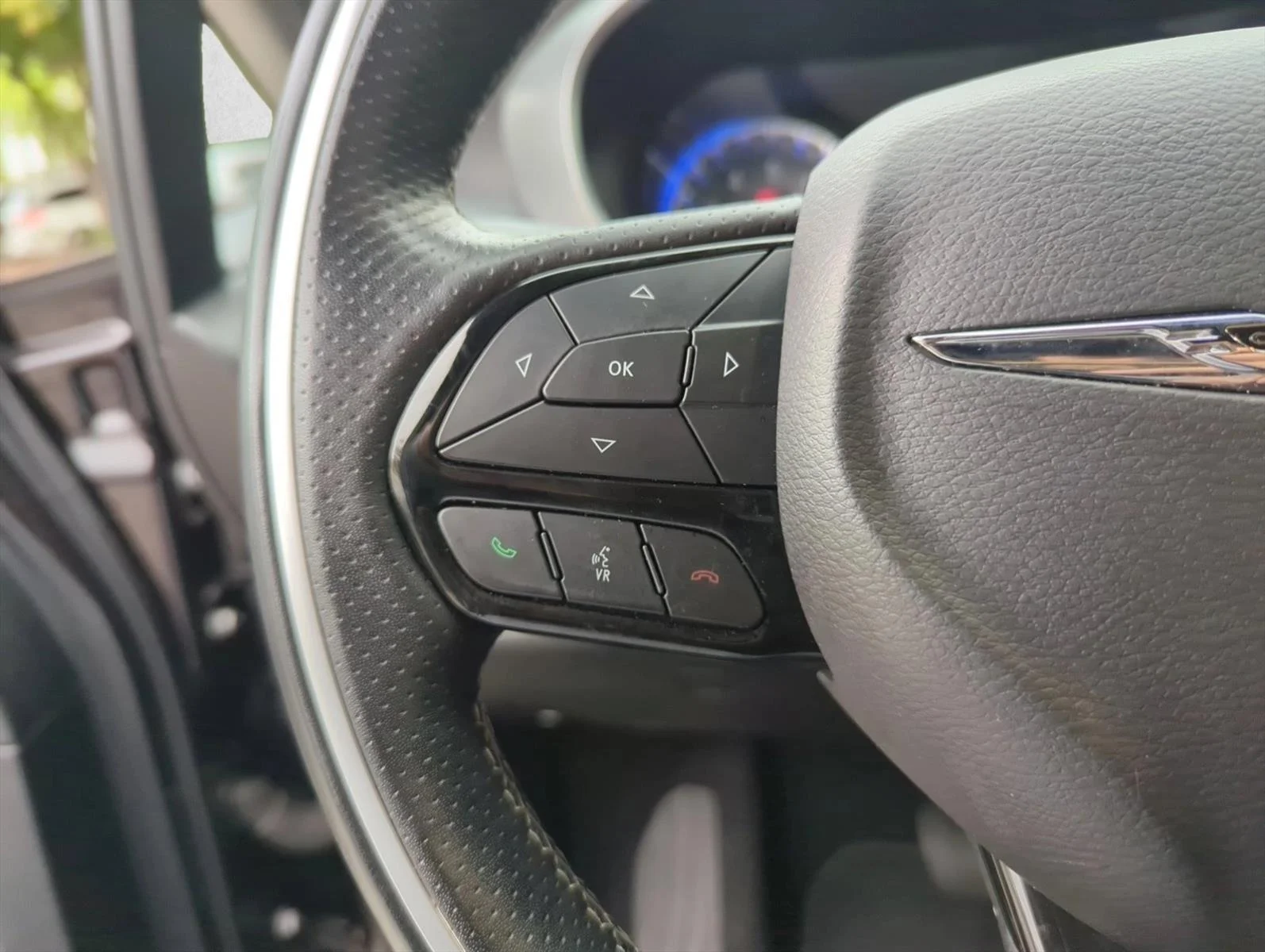 Used 2019 Dark Cordovan Pearlcoat Chrysler Limited image 17