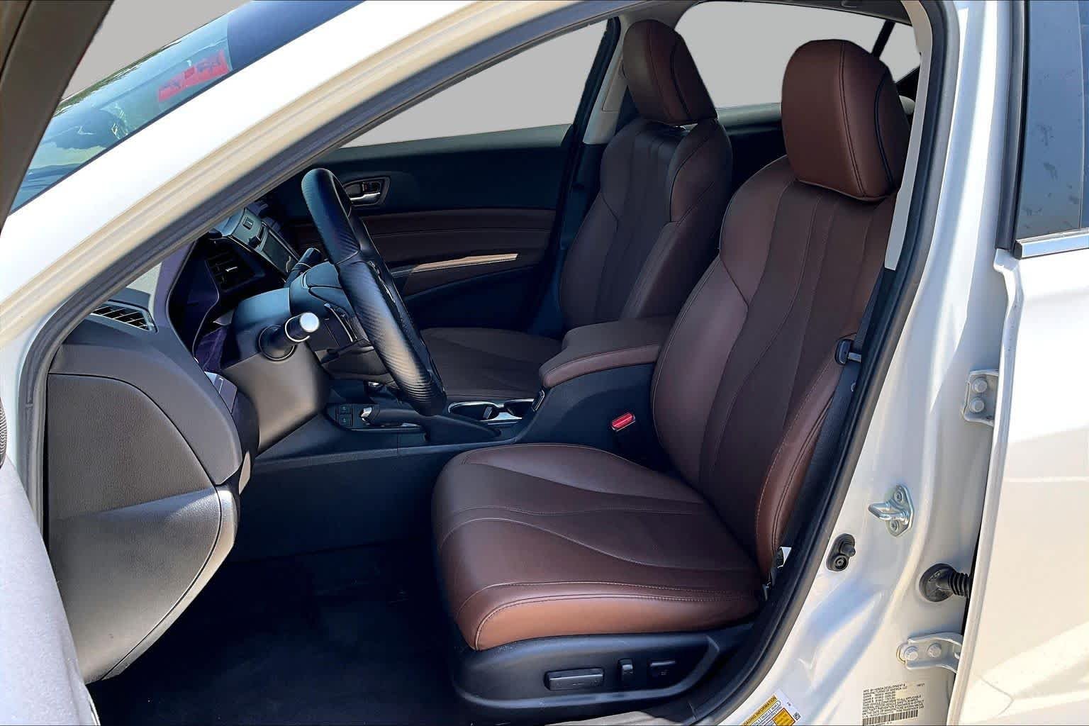 Used 2021 Platinum White Pearl Acura w/Premium Package image 8
