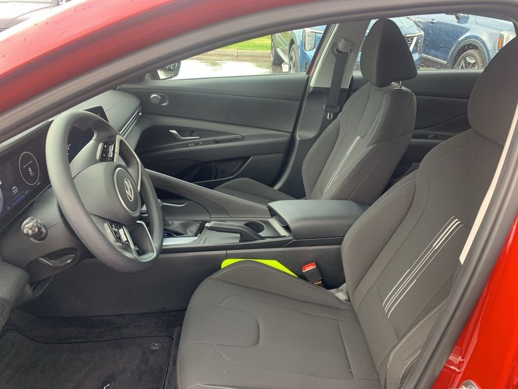 2024 Hyundai Elantra SEL - Photo 12